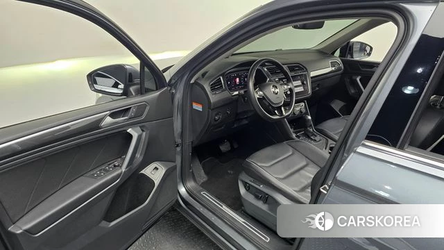 Volkswagen Tiguan Allspace 2020 Серый из Кореи, фото 2