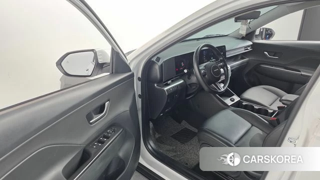 Hyundai Kona (SX2) 2023 Белый из Кореи, фото 2