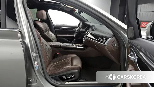 BMW 7 Series (G11) 2020 Серебристо-серый из Кореи, фото 2