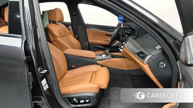 BMW 5 Series (G30) 2020 Серый из Кореи, фото 2