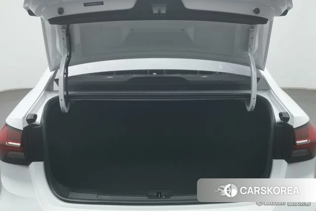 Roewe i5 2021 Белый из Китая, фото 2