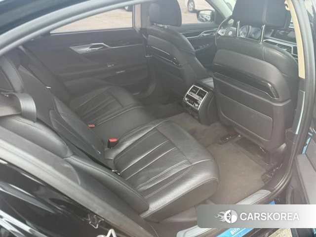 BMW 7 Series (G11) 2018 Черный из Кореи, фото 2