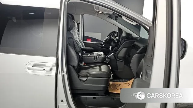 Hyundai Staria 2022 Серебряный из Кореи, фото 2