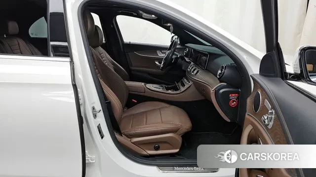 Mercedes-Benz E-Class W213 2020 Белый из Кореи, фото 2