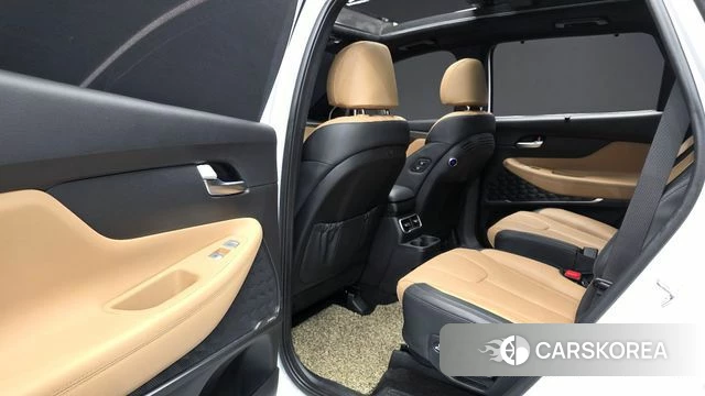 Hyundai The New Santa Fe 2023 Белый из Кореи, фото 2