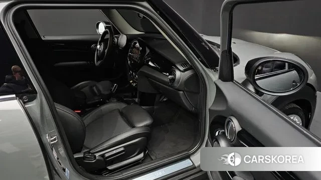 Mini Cooper 2021 Серебристо-серый из Кореи, фото 2