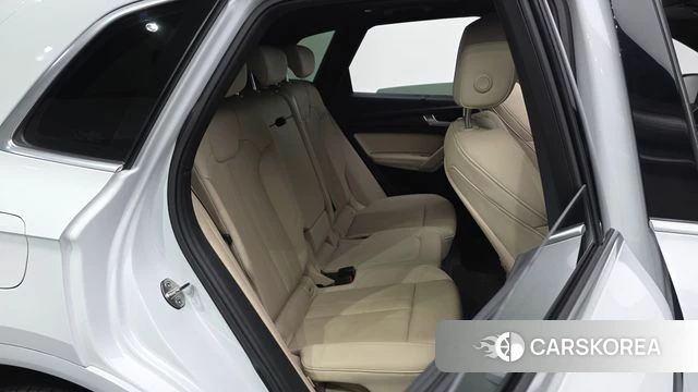 Audi Q5 (FY) 2023 Белый из Кореи, фото 2