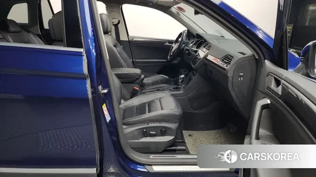 Volkswagen Tiguan second Generation 2020 Синий из Кореи, фото 2