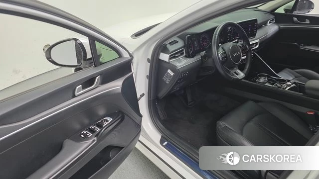 Kia K5 3rd generation 2023 Белый из Кореи, фото 2