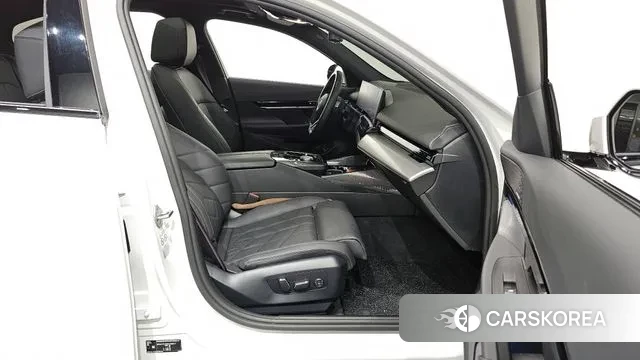 BMW 5 Series (G60) 2024 Белый из Кореи, фото 2