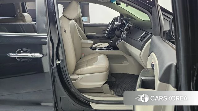 Kia The New Carnival 2018 Черный из Кореи, фото 2