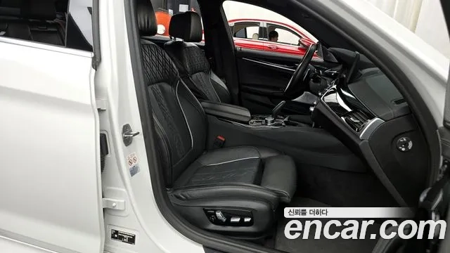 BMW 5 Series (G30) 2022 Белый из Кореи, фото 2