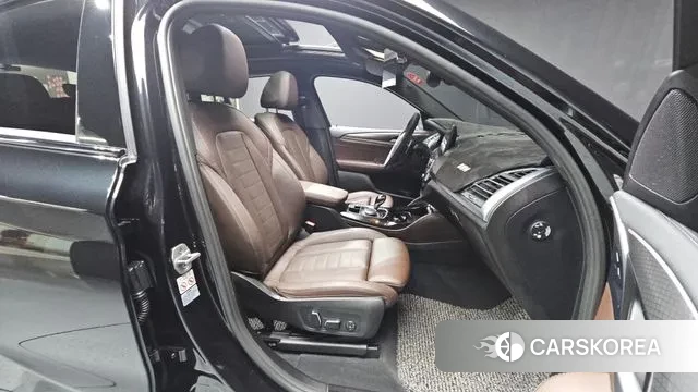 BMW X4 (G02) 2024 Черный из Кореи, фото 2