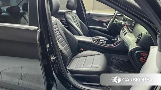 Mercedes-Benz E-Class W213 2019 Черный из Кореи, фото 2