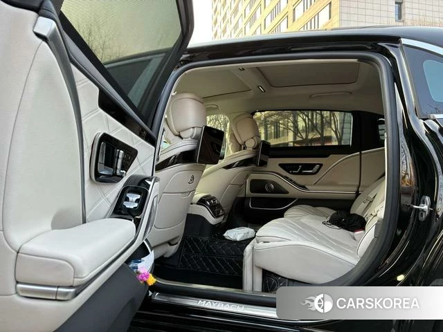 Mercedes-Benz Maybach S-class 2023 Черный из Китая, фото 2
