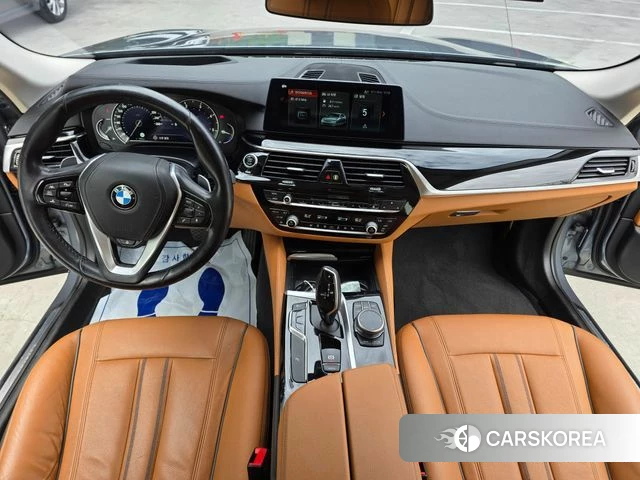 BMW 5 Series (G30) 2018 Небесно-голубой из Кореи, фото 2
