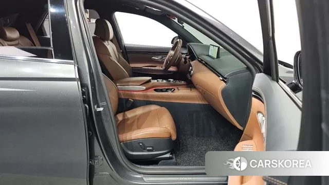 Genesis GV70 2022 Серый из Кореи, фото 2