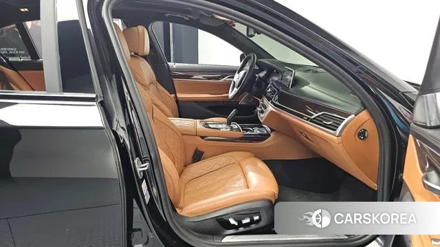 BMW 7 Series (G11) 2022 Черный из Кореи, фото 2