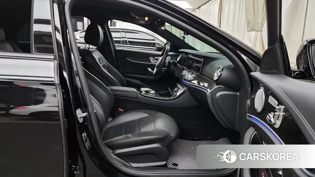 Mercedes-Benz E-Class W213 2018 Черный из Кореи, фото 2