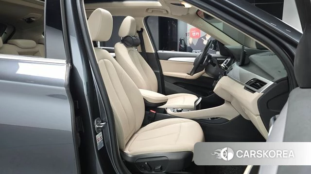 BMW X1 (F48) 2020 Серый из Кореи, фото 2