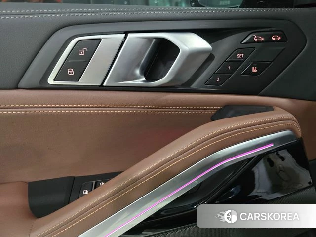 BMW X6 (G06) 2025 Черный из Кореи, фото 2