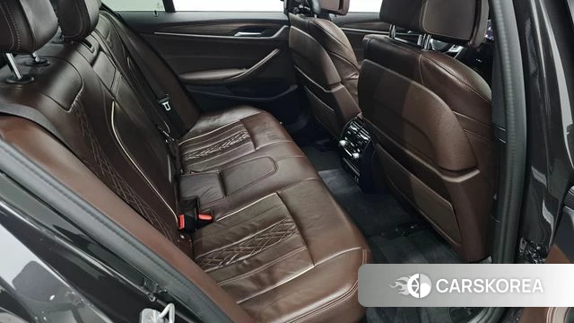 BMW 5 Series (G30) 2021 Серый из Кореи, фото 2