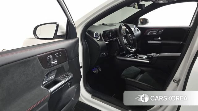 Mercedes-Benz GLA - Class H247 2022 Белый из Кореи, фото 2