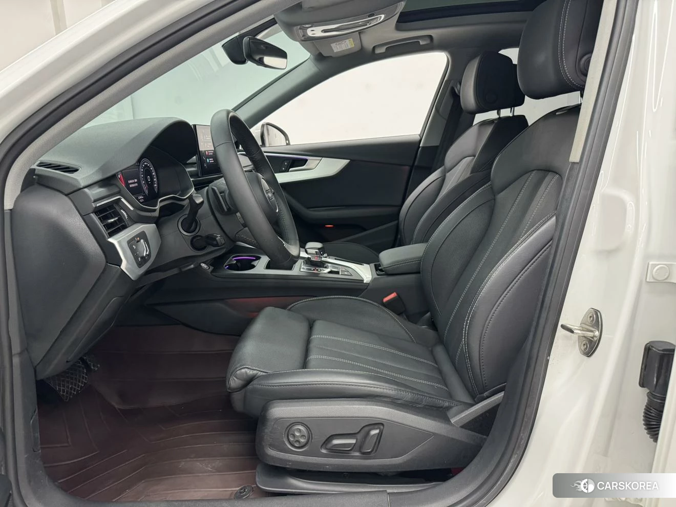 Audi A4L 2020 Белый из Китая, фото 2