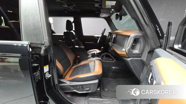 Ford Bronco 6th Generation 2024 Черный из Кореи, фото 2