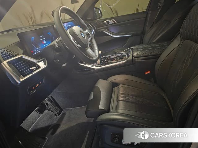 BMW X7 (G07) 2024 Белый из Кореи, фото 2