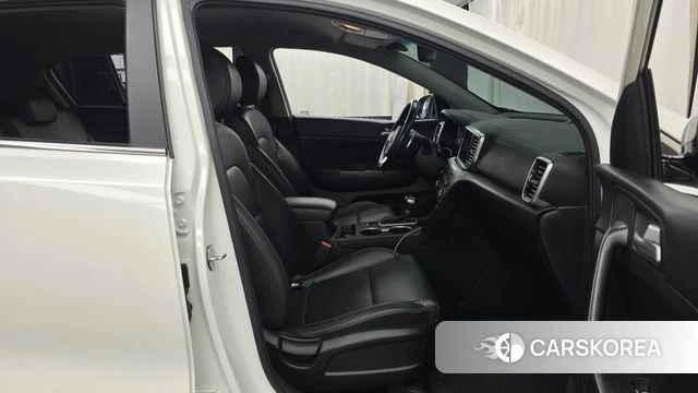 Kia Sportage The Bold 2021 Белый из Кореи, фото 2