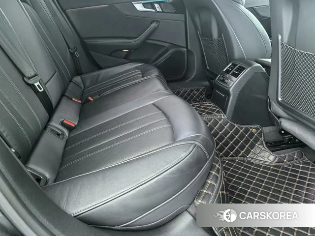 Audi A4L 2024 Темно-серый из Китая, фото 2