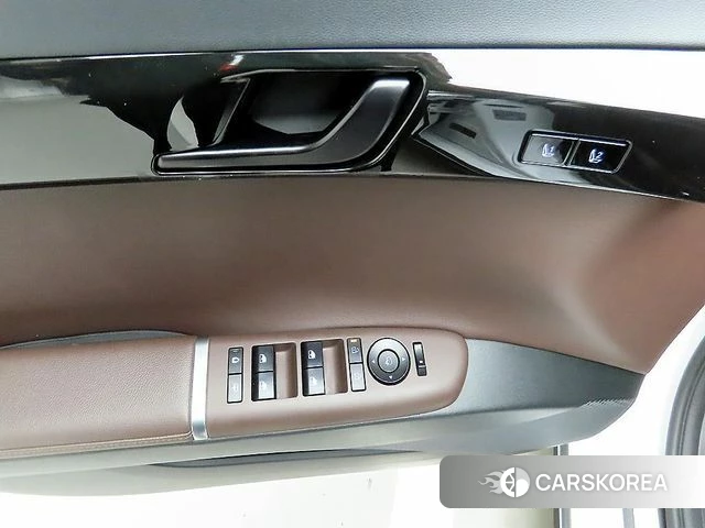 Hyundai Grandeur Hybrid (GN7) 2023 Белый из Кореи, фото 2