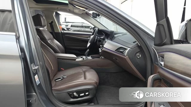 BMW 5 Series (G30) 2019 Серый из Кореи, фото 2