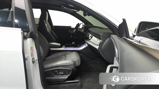 Audi Q8 (4M) 2021 Белый из Кореи, фото 2
