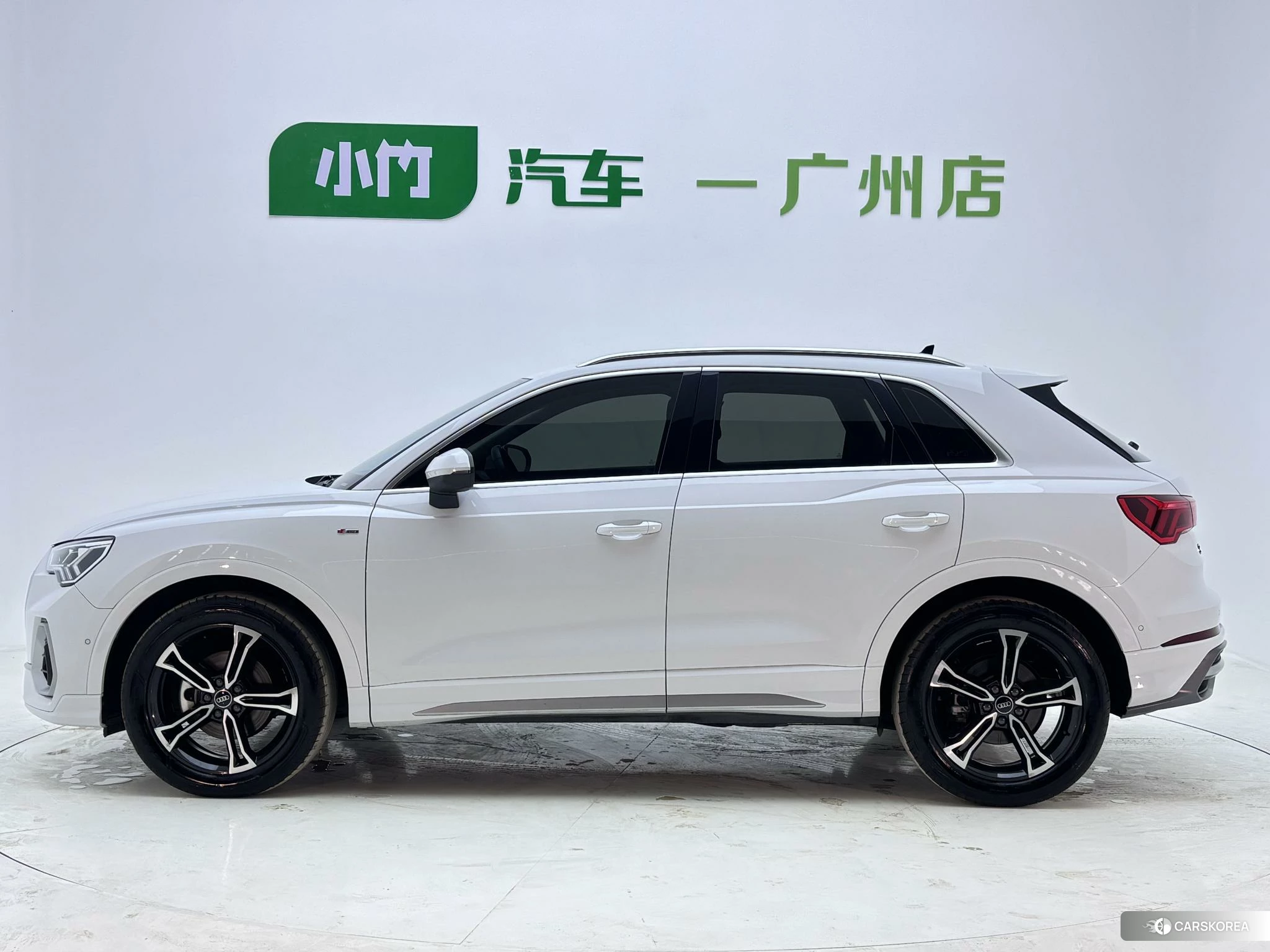 Audi Q3 2022 Белый из Китая, фото 2