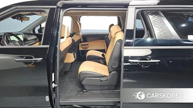 Kia Carnival 4th generation 2023 Черный из Кореи, фото 2