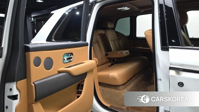 Rolls-Royce Cullinan 2023 Белый из Кореи, фото 2