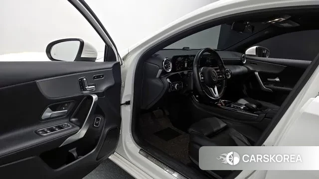 Mercedes-Benz A-Class W177 2021 Белый из Кореи, фото 2