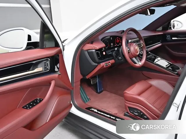 Porsche Panamera (972) 2024 Белый из Кореи, фото 2