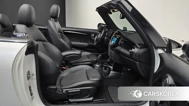 Mini Cooper Convertible 2023 Белый из Кореи, фото 2