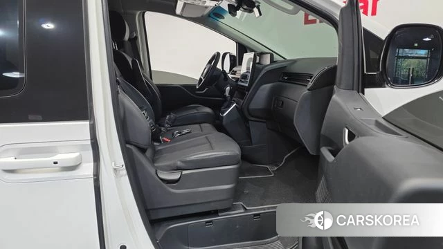 Hyundai Staria 2025 Белый из Кореи, фото 2