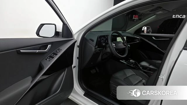 Kia Di Ol Nu Niro 2025 Белый из Кореи, фото 2