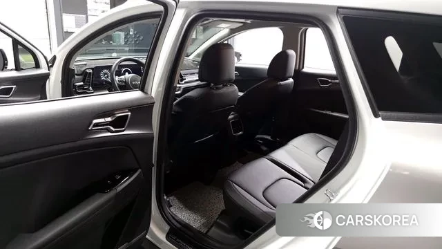 Kia Sportage 5th Generation 2023 Белый из Кореи, фото 2