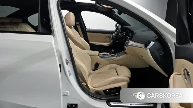 BMW 3 Series (G20) 2022 Белый из Кореи, фото 2