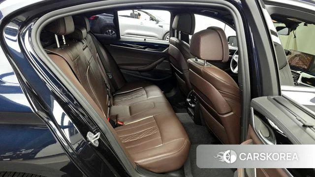 BMW 5 Series (G30) 2022 Черный из Кореи, фото 2