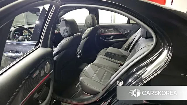 Mercedes-Benz E-Class W213 2023 Черный из Кореи, фото 2