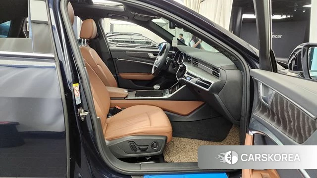 Audi A6 (C8) 2022 Синий из Кореи, фото 2