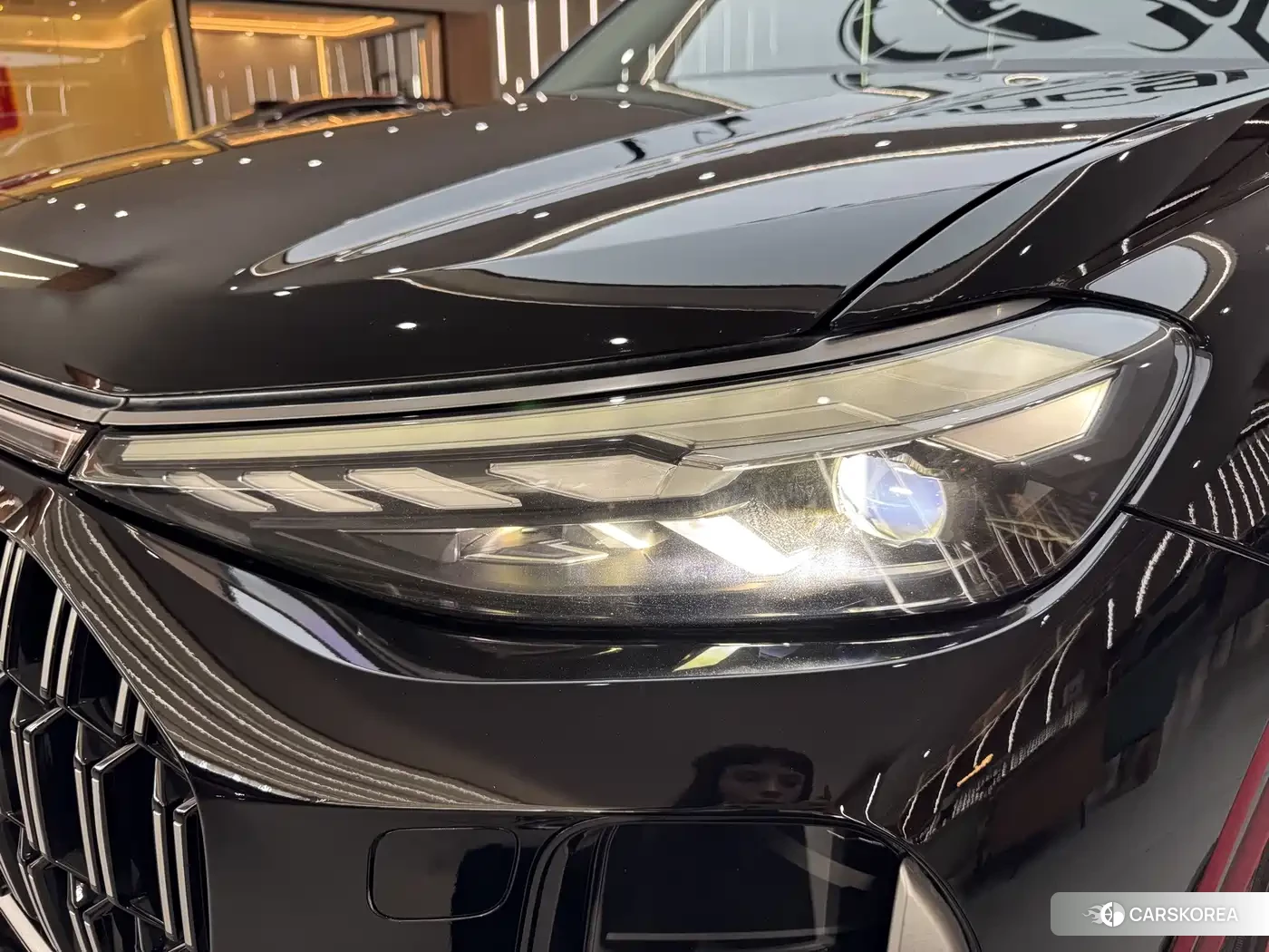 Audi Q6 2023 Черный из Китая, фото 2