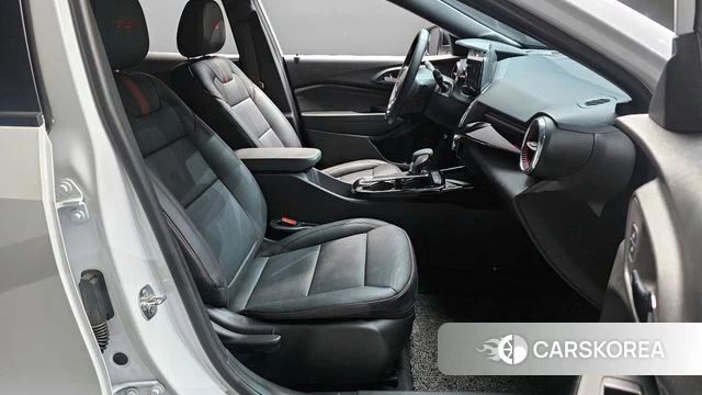 Chevrolet (GM Daewoo) Trax Crossover 2024 Белый из Кореи, фото 2